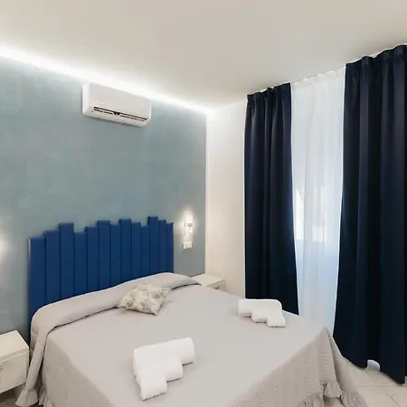 招待所 Elena 圣雷默